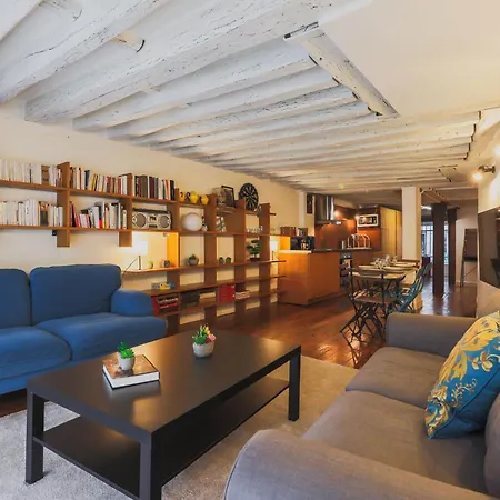 Characterful 6p Grand Boulevard Appartamento Parigi