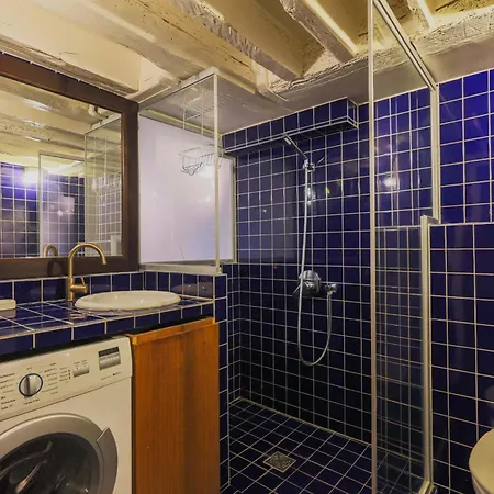Characterful 6p Grand Boulevard Appartamento